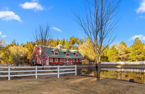 Heber Apartment | Lofted Legacy Barn, White Mountains AZ