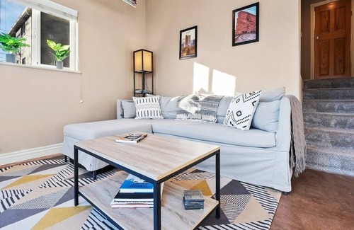 Sunnyside House | Loftium | Adorable Guest Suite In a Peaceful Neighborhood!