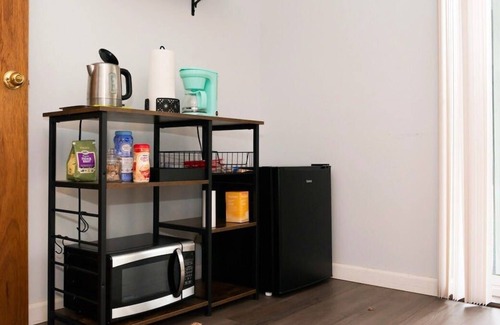 Shoreline Apartment | Loftium | Charming Private Guest Suite In Shoreline!