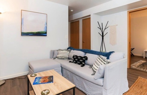 Shoreline Apartment | Loftium | Charming Private Guest Suite In Shoreline!