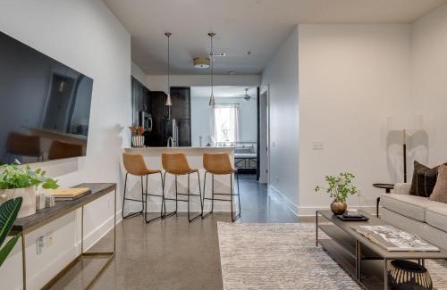 Midtown House | Lofts At 30th - Modern Life - Mins To Broadway