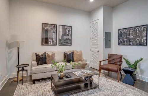 Midtown House | Lofts At 30th-Two Beats-2 Units-Mins to Broadway