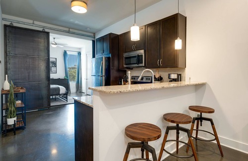 Midtown House | Lofts At 30th - Urban Lounge - Minutes To Broadway