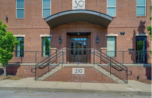 Midtown Cottage | Lofts At 30th - Urban Lodge - Mins to Broadway!