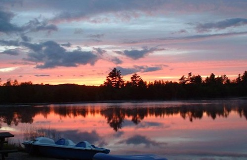 East Wakefield Cabin | Log Cabin 4 Br W/375 Ft from Lakefront Private 1 Acres Sleeps 8 Wifi Cable