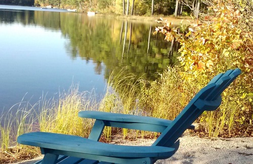 East Wakefield Cabin | Log Cabin 4 Br W/375 Ft from Lakefront Private 1 Acres Sleeps 8 Wifi Cable
