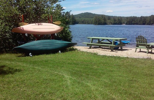East Wakefield Cabin | Log Cabin 4 Br W/375 Ft from Lakefront Private 1 Acres Sleeps 8 Wifi Cable
