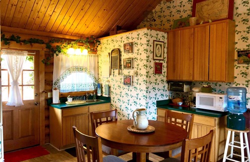 Prescott Cabin | Log Cabin at Lynx Farm - Prescott Cabin Rentals