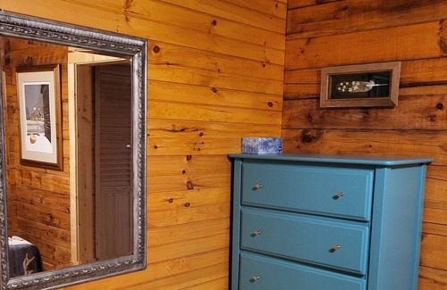 Tellico Plains Cabin | Log Cabin at Six Mile Creek