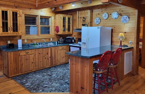 Tellico Plains Cabin | Log Cabin at Six Mile Creek