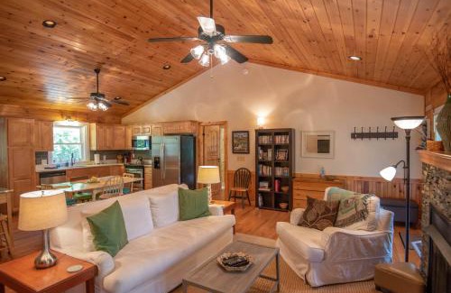 Fleetwood House | Log Cabin between Boone & J - Hot Tub - Private - Gas Fireplace - One Level