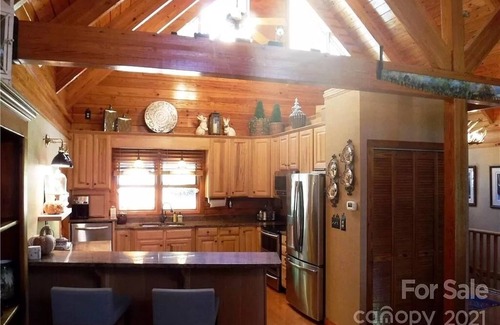 Mill Spring Cabin | Log Cabin Hidden on Lake Adger near Lake Lure