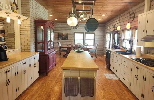 Hendersonville Cabin | Log Cabin in the WNC Mountains