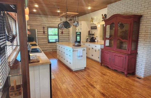 Hendersonville Cabin | Log Cabin in the WNC Mountains