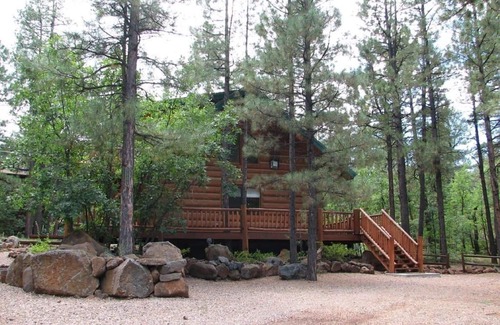 Pinetop Cabin | Log Cabin in the Woods