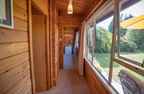 Te Anau House | Log Cabin living
