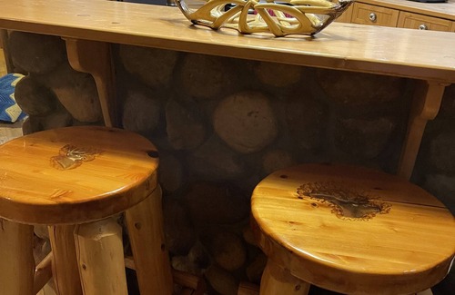 Springerville Cabin | Log Cabin on 9 acres with fireplace 15 min from Showlow Az