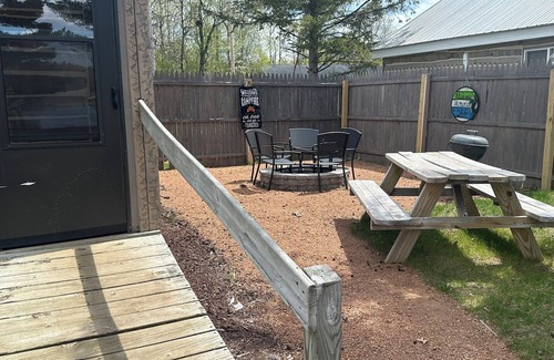 Tomahawk Cabin | Log Cabin on Lake Alice & ATV/UTV Trails, Sister Bear 2-Bedroom