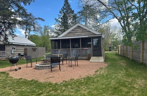 Tomahawk Cabin | Log Cabin on Lake Alice & ATV/UTV Trails, Brother Bear 2-Bedroom