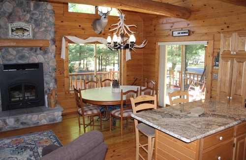 Nekoosa House | Log Cabin on Lake - Sand Valley-6min, Beach Boating Swimming ATV Snowmobile