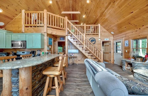 Lupton Resort | Log Cabin on Private 8 acre ISLAND!