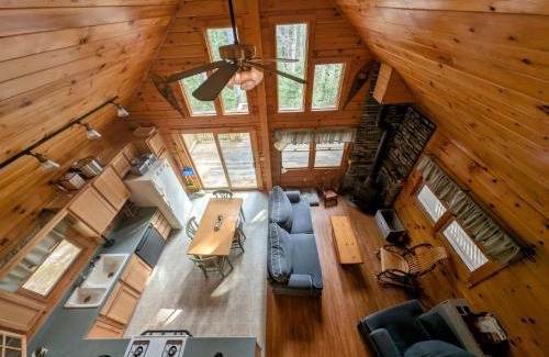 Sullivan House | Log Cabin on Saltwater Cove