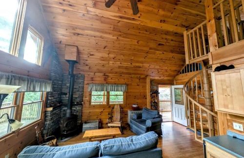 Sullivan House | Log Cabin on Saltwater Cove