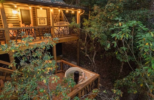 Blue Ridge Cabin | Log Cabin Retreat, Beautiful Views, trail @ house