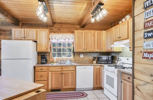 Fairview Cabin | Log Cabin Retreat, Great Location, Pets Allowed