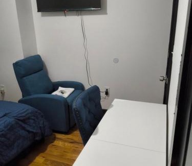 Weequahic Apartment | Log Comfort