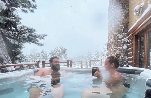 Woodmoor House | Log Home-Hot Tub-Game Room/Workout Room/Fireplace-BBQ-Yard Games/Pickleball