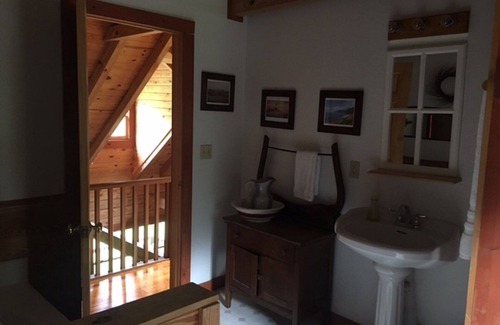 Unionville Other | Log home on secluded horse & cattle farm