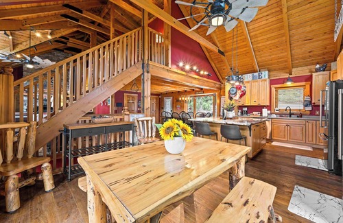 Dry Ridge House | Log Home on Williamstown Lake - Near Ark!
