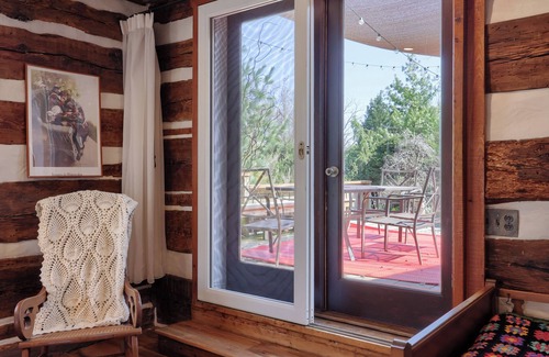 Elizabethtown Cabin | Log House & Gardens - an unforgettable visit to this 1790's wheelwright's house!