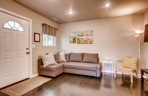 Speer House | Logan Street Urban Refuge - Private Carriage House