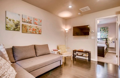 Speer House | Logan Street Urban Refuge - Private Carriage House