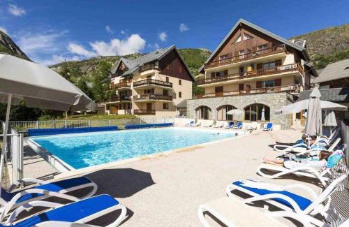 Saint-Sorlin-d'Arves Apartment | Logement 4/6 personnes à la montagne avec piscine