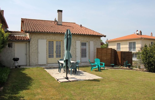 Meschers-sur-Gironde House | Logement 4p. close to beach and center with garden + all on foot +
