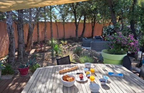Aureille House | Logement indépendant avec Jacuzi pour 4ou 5 personnes, 2 chambres