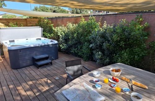 Aureille House | Logement indépendant avec Jacuzi pour 4ou 5 personnes, 2 chambres
