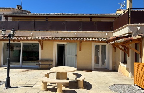 Greoux-les-Bains House | Logement Spacieux et Reposant