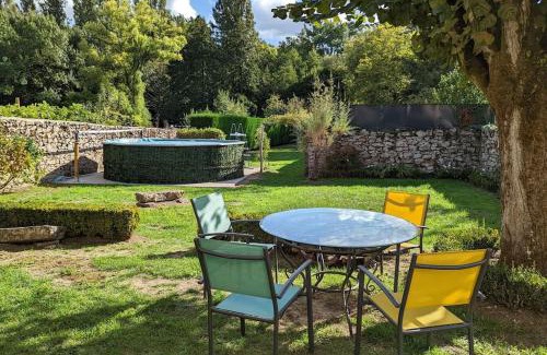 Bauge House | Logis des Fées, spa, piscine et jardin