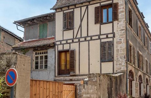 Beaulieu-sur-Dordogne Apartment | Logis face à l'Abbatiale