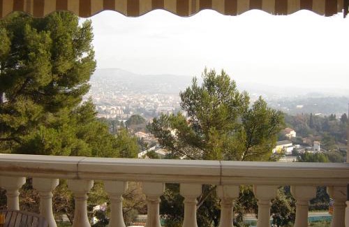 Draguignan Hotel | Logis Hotel Le Col De L'ange