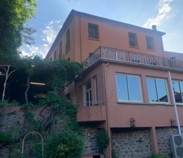 Arles-sur-Tech Hotel | Logis Hotel Les Glycines