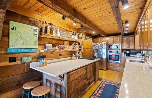 Wolf Laurel Cabin | Logs of Luxury Cabin - Golfers Dream