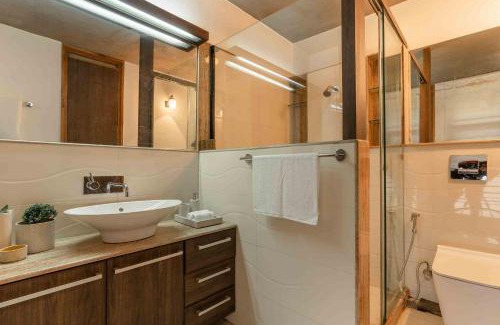Stuart Hill Villa | LohonoStays Villa Whispering Waters