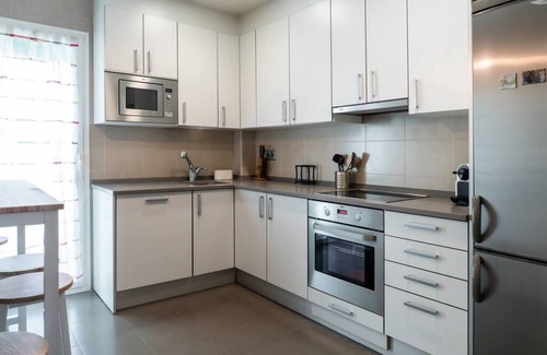 Romareda Apartment | LOIRA PALEONTOLOGO: Spacious and Unique with Charm