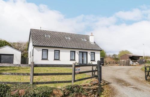 Cloghan House | Loistin Coimin