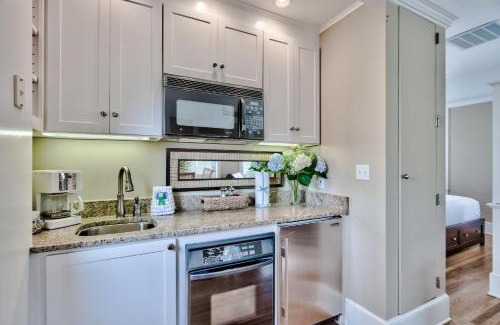 Rosemary Beach House | Lola's Carriage House